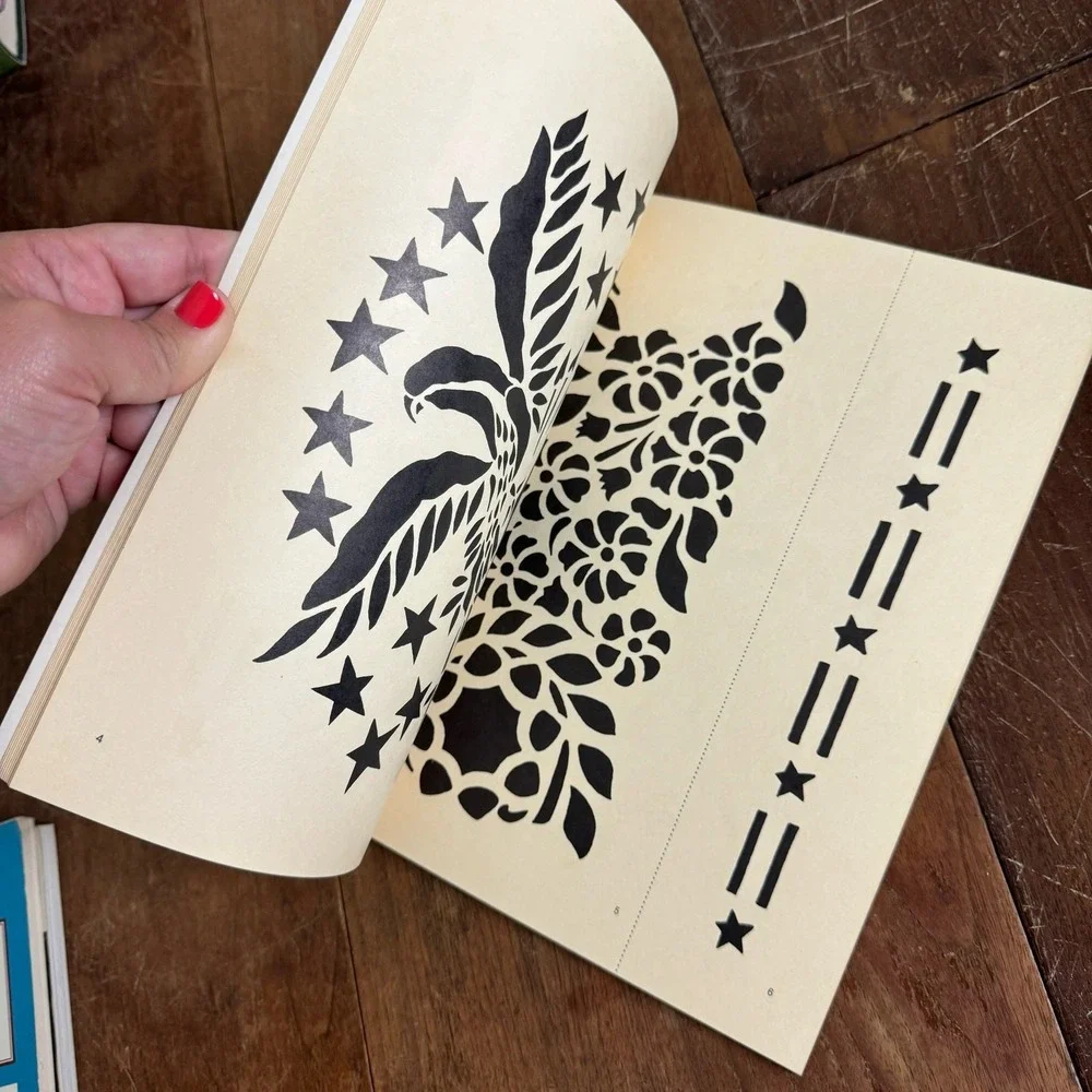 Early American Cut & Use Stencils 1975 JoAnne C. Day‎ Unused paperback book
